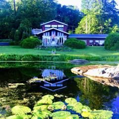 Lake Moc A Tek Inn