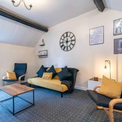 Characterful 2 bedroom apartment - Central location