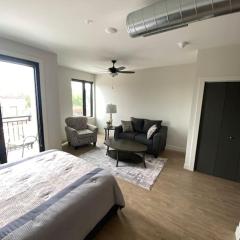 Luxury River-Front Handicap Accessible Studio Apt