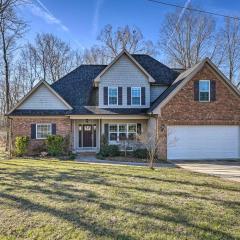 High Point Home about 1 Mi to Oak Hollow Lake!
