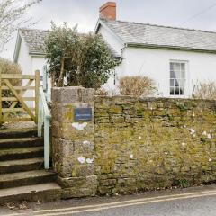 May Tree Cottage - Manorbier. Beautiful Cottage sleeping 4. 5 mins from the beach