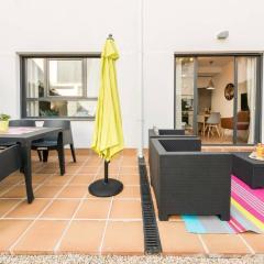 Apartamento con jardin privado