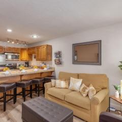 LP 124 Mesa Views, Grill, Cable, Great Las Palmas Amenities, and Fully Stocked Kitchen