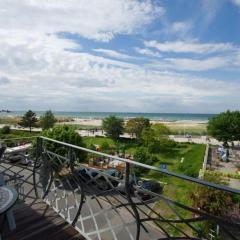 Villa Seeblick Warnemünde - Fewo mit Meerblick und Balkon direkt am Strand für 2-4 Pers