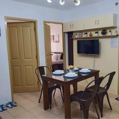 One Spatial Two Bedroom Condominium Unit with Pool and Gym free Netflix and wifi