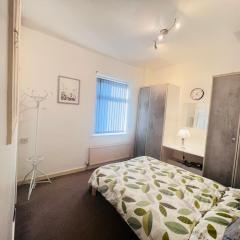 Amicable Double Bedroom in Manchester in shared house