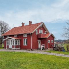 5 Bedroom Pet Friendly Home In Sollebrunn