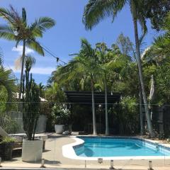 Palm Springs Vibe - Gorgeous Large Home, Superb Location