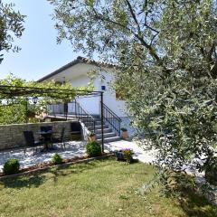 Apartments with parking space Basanija, Umag - 20522