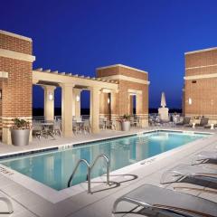 Fantastic 2 BR Condo At Pentagon CIty with Pool&Gym