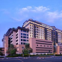 迪拜普尔曼河市中心公寓式酒店