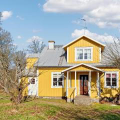 Stunning Home In Fridlevstad With Kitchen