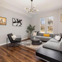 Downtown Views-Prime Location!