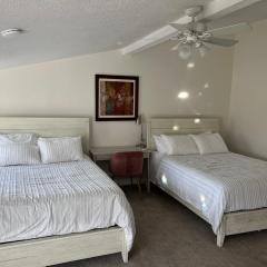 Large Bedroom With 2 Queen Bed - Not entire place