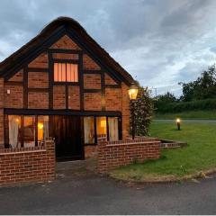 Cosy Cottage next to Farmers Arms Country pub.