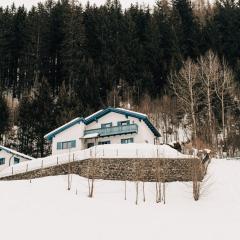 Charming chalet with sauna + views!