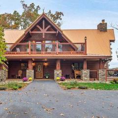 Alpine Oasis- Secluded Cabin 17 acres Outdoor Swimming Pool Access