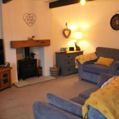 Bumblebee Cottage nestled in stunning countryside.