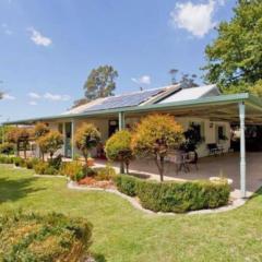 Beautiful 1960s home in historic Yackandandah