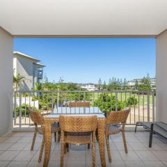 Deluxe Dual-Key Apartment in Peppers @ Salt Resort by uHoliday (3BR, 2BR and Hotel Room Options Available)