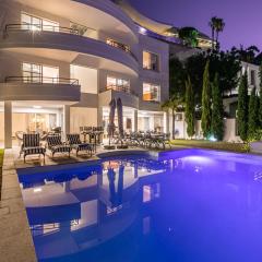 Bali and Eva Fresnaye. Luxurious 7 bedroom villa. Pool and grand patio