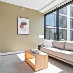 S Loop 1BR w pool gym spa nr Grant Park CHI-744