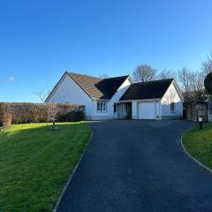 Llais Y Mor- Spacious 4 bedroom home with coastal views and nearby beach