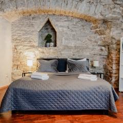 Dream Stay - Old Town City Wall Studio Apartment