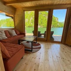 Floating House Perućac