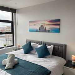 King Bed Studio Apartment in Central Northampton