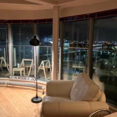 Designer Penthouse with Riverviews - G1 Glasgow City Centre, 3 Bedrooms, 2 Bathrooms, 1 Living room / Kitchen. Full Floor, Wrap Around Terrace, Panoramic Views, Off Central Station / Buchanan Street