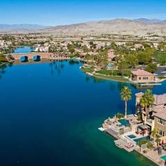 Terra Lago Villa Lake, Mountain and Desert view, Coachella Getaway