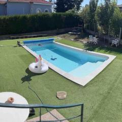 Villa piscine, jardin et tranquillité