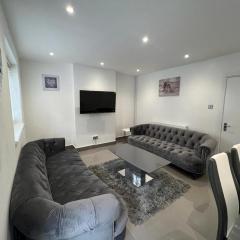 Modern Executive 2-Bed Apartment in London