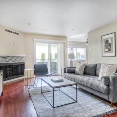 Redwood City 2BR w Pool WD Parking nr WF TJ SFO-627
