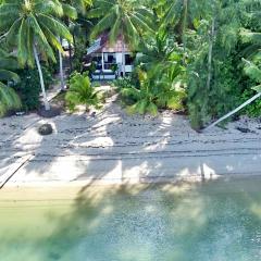 FRONT BEACH BUNGALOW - OUTDOOR SHOWER - Working Desk