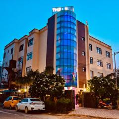 Hotel The Leaf - Gomti Nagar Lucknow