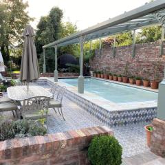 Lyndhurst - Victorian villa with heated pool
