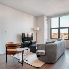 Logan Square 2br w pool lounge gym nr L CHI-869