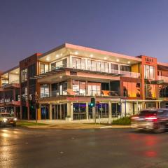 Indulge Apartments - City View Penthouses