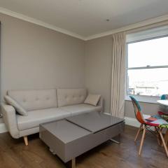 Spacious & Pristine 2BD Flat - Balham