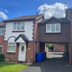 3-Bed House in Stoke-on-Trent Free Sky Free Wifi