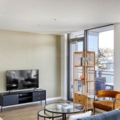 South Lake Union 2br w gym roof nr downtown SEA-553