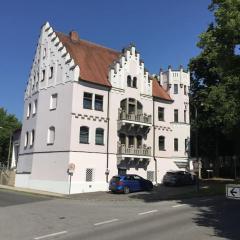 Ferienwohnung in historischer Villa mit Gartennutzung