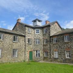 Llanfyllin Workhouse - Y Dolydd