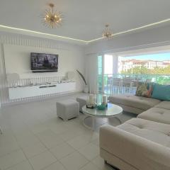 Relaxing 2 Bedroom Ocean View with Pool Close to the Beach