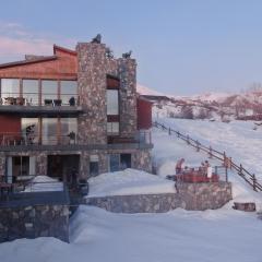 Casa Farellones Lower Apartment