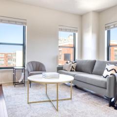 Logan Circle 2BR w Gym WD Pool nr bars WDC-481