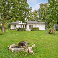 Beautiful Home In Ebeltoft With Kitchen