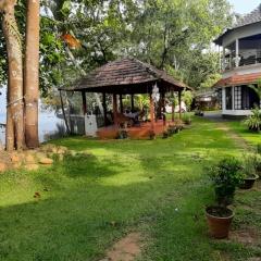 Lovedale Lakeside Homestay